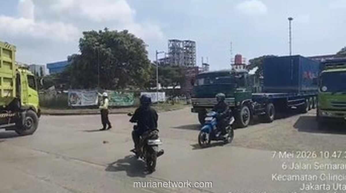Kemacetan Parah Landa Akses KBN Marunda Cilincing Akibat Lonjakan Volume Kendaraan