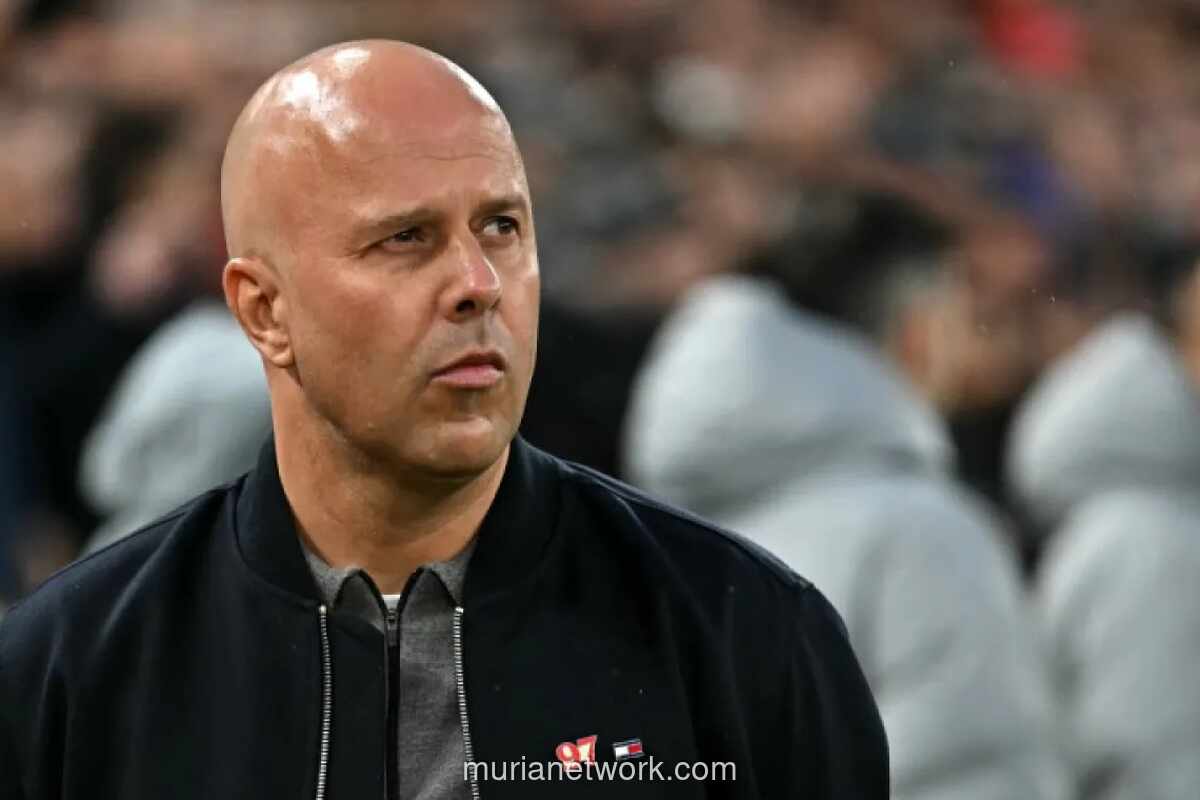 Arne Slot Yakin Bertahan di Liverpool Musim Depan Meski Gagal Raih Trofi