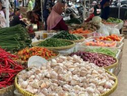 Harga Pangan Melonjak Jelang Akhir Pekan, Bawang Merah dan Cabai Catat Kenaikan Dua Digit