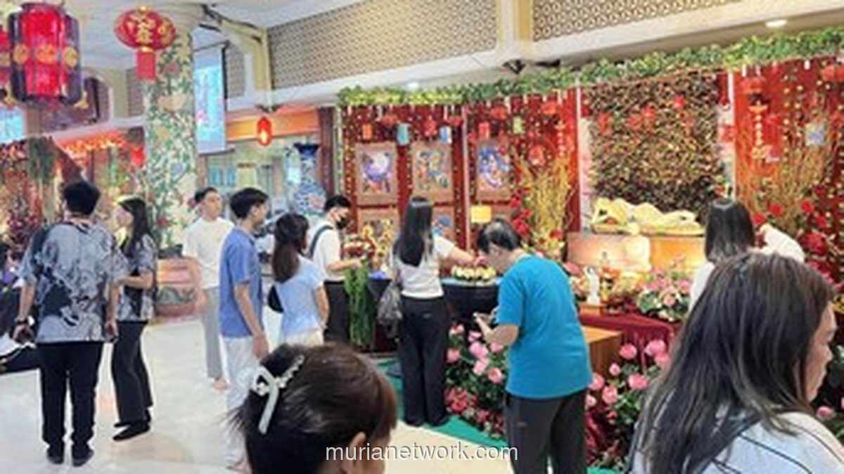 Ribuan Umat Buddha Padati Wihara Ekayana Arama Jakarta dalam Perayaan Waisak 2570 BE