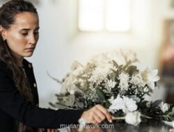 Sejarah Panjang di Balik Tradisi Pakaian Hitam saat Pemakaman