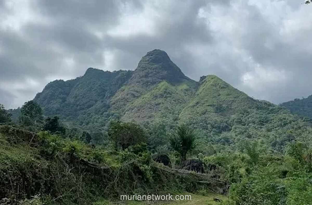 Lima Pendaki Tersambar Petir di Puncak Gunung Monrolo Maros, Satu Tewas