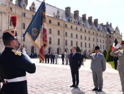 Presiden Prabowo Disambut Upacara Kenegaraan di Les Invalides, Lanjutkan Pertemuan Bilateral dengan Macron di Istana Elysee
