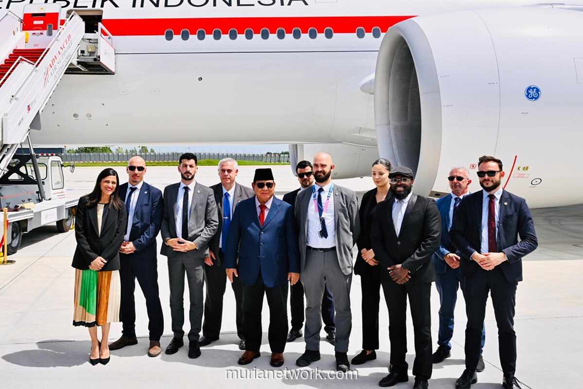Prabowo Berfoto Bersama Pengawal Prancis Sebelum Bertolak ke Jakarta, Akhiri Kunjungan Kenegaraan