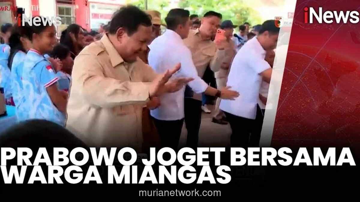 Presiden Prabowo Joget Bersama Warga saat Kunjungan ke SMKN 2 Talaud di Pulau Miangas