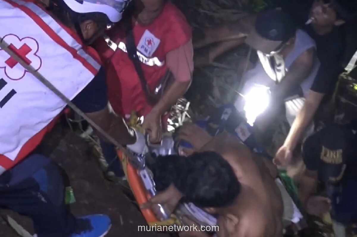 Remaja Tewas Tertimbun Longsor saat Hendak Selamatkan Warga di Salatiga
