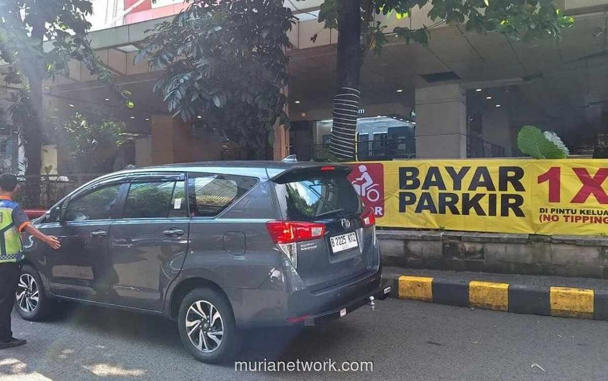 Operasi Gabungan di Blok M Amankan 13 Juru Parkir Liar, Petugas Lakukan Pembinaan