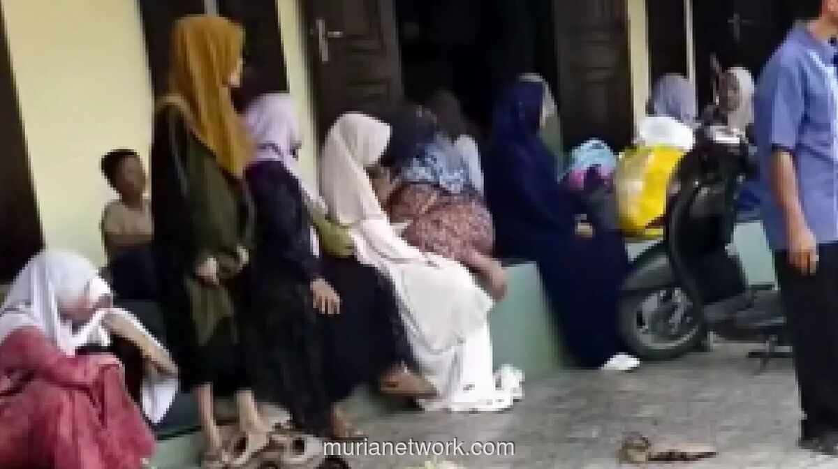 Ratusan Wali Santri Jemput Anak dari Ponpes Pedang Ati usai Kasus Pencabulan Pimpinan Terbongkar