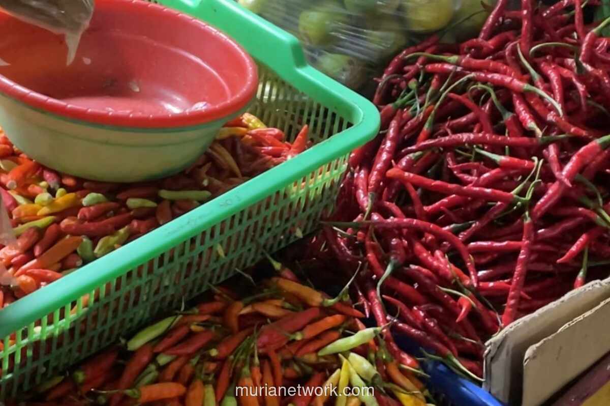 Harga Cabai Meroket, Pedagang dan Pembeli di Pasar Lenteng Agung Keluhkan Lonjakan Bahan Pokok