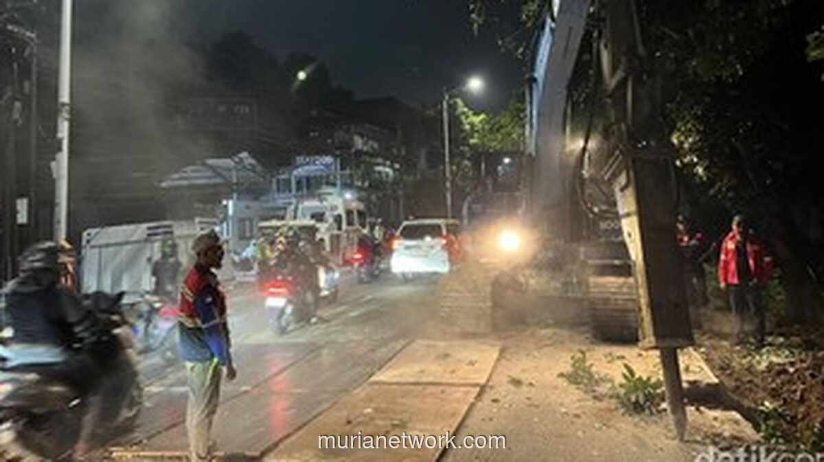 Pembongkaran Lajur Amblas di Lenteng Agung Dimulai, Pemasangan Box Culvert Ditargetkan Rampung Tiga Hari