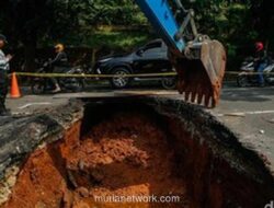 Perbaikan Jalan Amblas Lenteng Agung Dikebut, Ditargetkan Tiga Hari untuk Dilalui Kendaraan