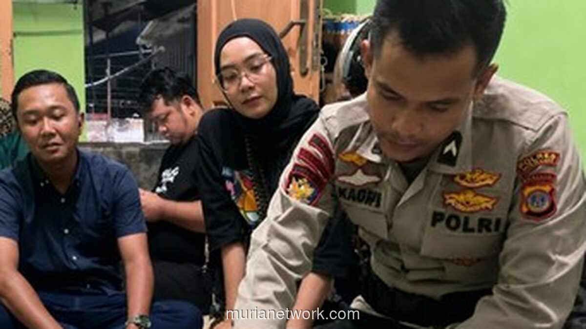 Personel Polairud Sumsel Lunasi Biaya RS hingga Antarkan Pemakaman Bayi Prasejahtera di Palembang
