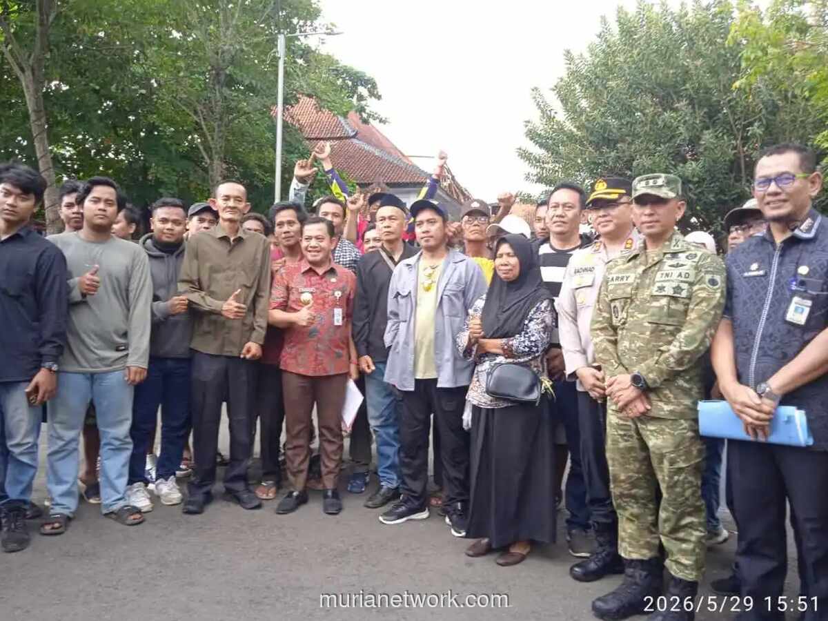 Plt Bupati Pekalongan Temui Massa Aksi, Teken Kesepakatan Respons Aspirasi Warga