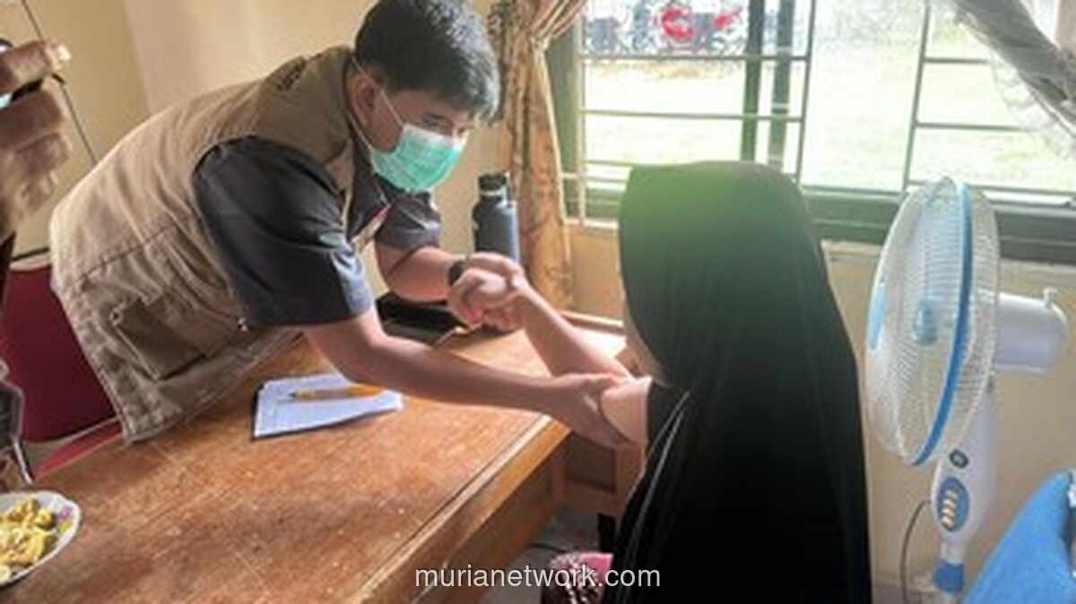 Polres Kuansing Hadirkan Layanan Kesehatan Terapung dan Bansos Lewat Program JALUR di Tepian Sungai Cerenti