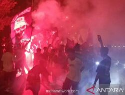 Polisi Kawal Euforia Suporter Persib di Cirebon, Perayaan Juara Berlangsung Kondusif