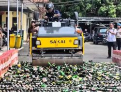 Polresta Serang Kota Musnahkan Lebih dari 17.000 Botol Miras Hasil Sitaan