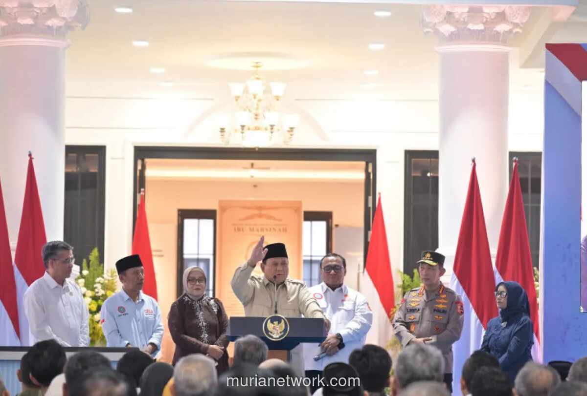 Prabowo Bantah Indonesia Collapse: Rakyat Desa Tak Pakai Dolar