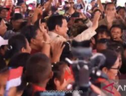 Presiden Prabowo Joget Bersama Warga di Pulau Miangas Usai Tinjau SMKN 2 Talaud
