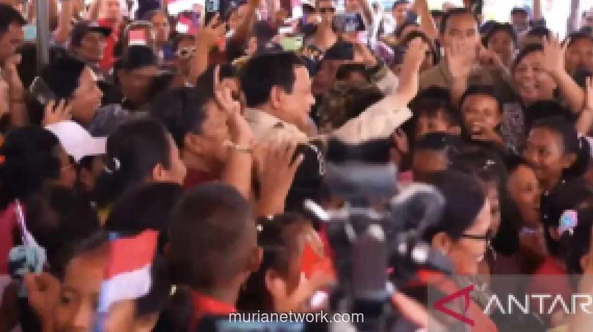 Presiden Prabowo Joget Bersama Warga di Pulau Miangas Usai Tinjau SMKN 2 Talaud