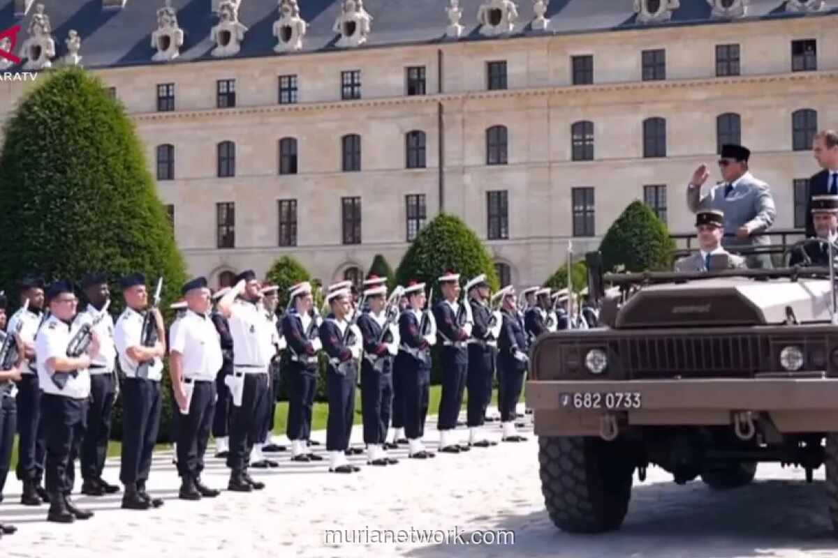 Presiden Prabowo Tiba di Istana Elysee Paris, Disambut Menteri Pertahanan Prancis