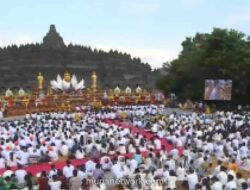 Ribuan Umat Buddha Padati Candi Borobudur dalam Perayaan Waisak 2570 BE/2026
