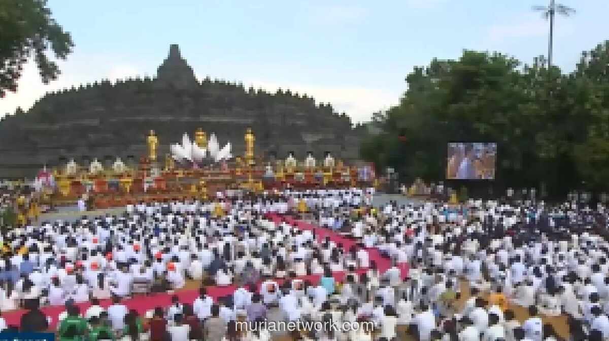 Ribuan Umat Buddha Padati Candi Borobudur dalam Perayaan Waisak 2570 BE/2026