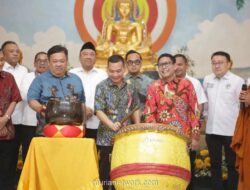 PKB Peringati Waisak di Klenteng Boen Tek Bio, Gus Halim Kenang Pesan Gus Dur soal Toleransi