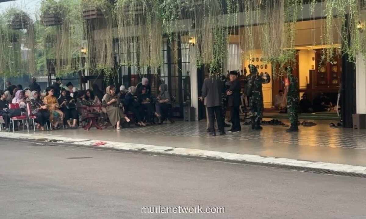 Ratusan Pelayat Padati Rumah Duka Ryamizard Ryacudu di Cikeas, Jenazah Akan Dimakamkan di TMPN Kalibata