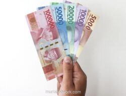 Rupiah Terperosok ke Rp17.667 per Dolar AS, Tertekan Ketegangan Timur Tengah dan Sinyal Kenaikan Suku Bunga The Fed