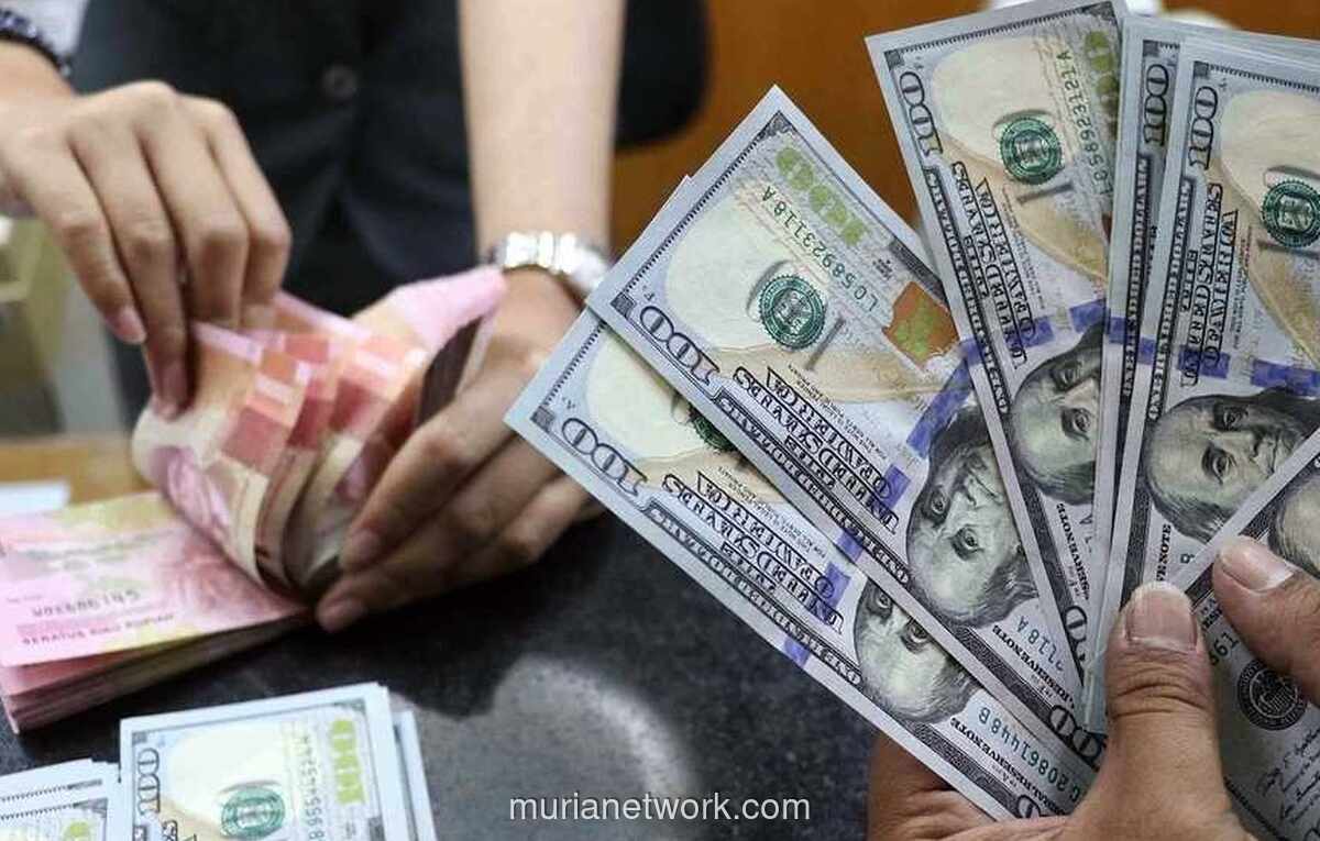 Rupiah Terperosok ke Rp17.424 per Dolar AS Imbas Eskalasi Konflik AS-Iran