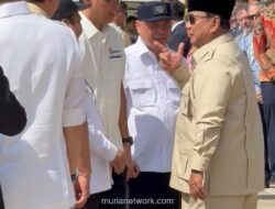 Prabowo Tanya Soal Dolar ke Menkeu di Tengah Acara Serah Terima Alutsista