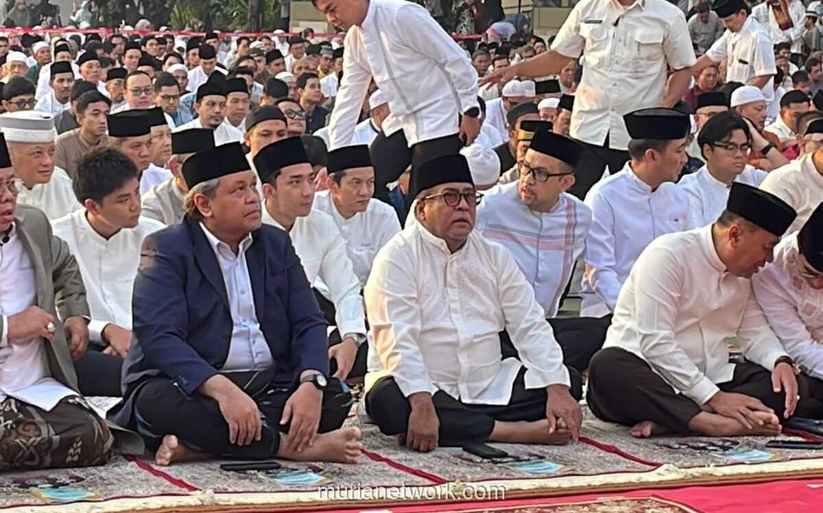 Ribuan Warga Salat Iduladha di Halaman Balai Kota Jakarta, Wagub Rano Karno Jadi Imam