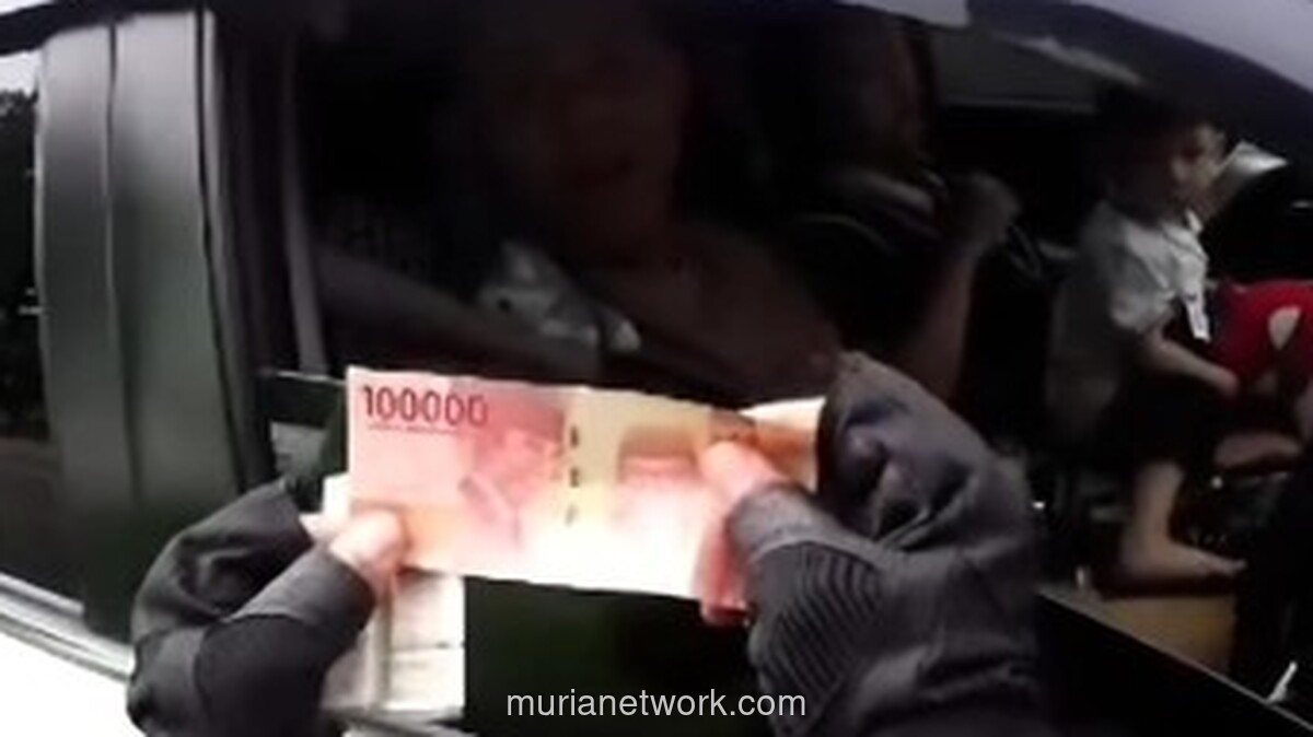Polisi Tolak Suap Rp100 Ribu Saat Tilang Pengemudi Pelat Palsu di Puncak Bogor