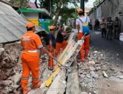Tembok SDN Tebet Barat 08 Pagi Roboh Akibat Hujan Deras, Belajar Dialihkan ke PJJ