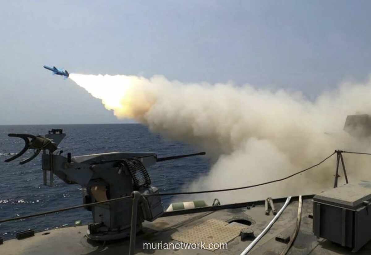 Baku Tembak di Selat Hormuz: AS Hancurkan Enam Kapal Iran Usai Serangan Rudal dan Drone