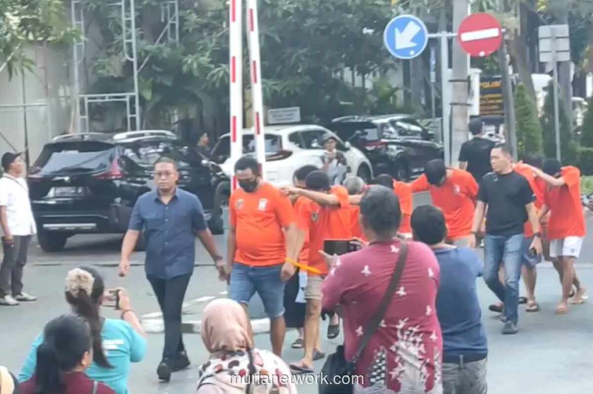 Polisi Bekuk 14 Tersangka Sindikat Joki UTBK di Surabaya, Tiga Dokter Aktif Jadi Penerima Order