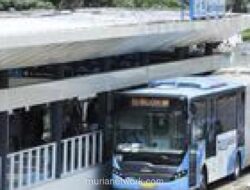 Tawuran Warga di Dekat Stasiun Klender Ganggu Layanan TransJakarta pada Jam Sibuk