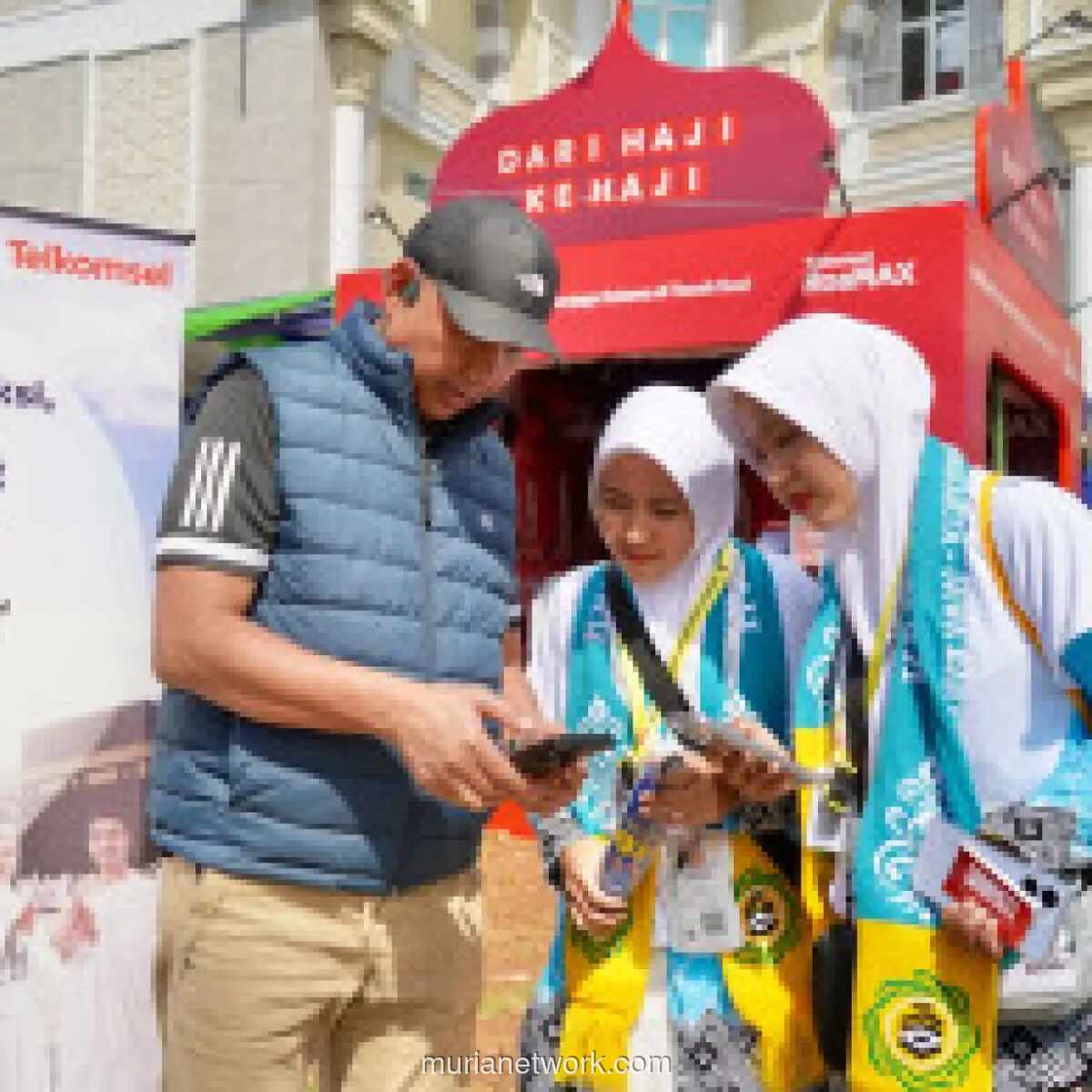 Telkomsel Siapkan Paket RoaMAX Haji 2026 dan Posko di Berbagai Embarkasi untuk Dukung Konektivitas Jemaah di Tanah Suci