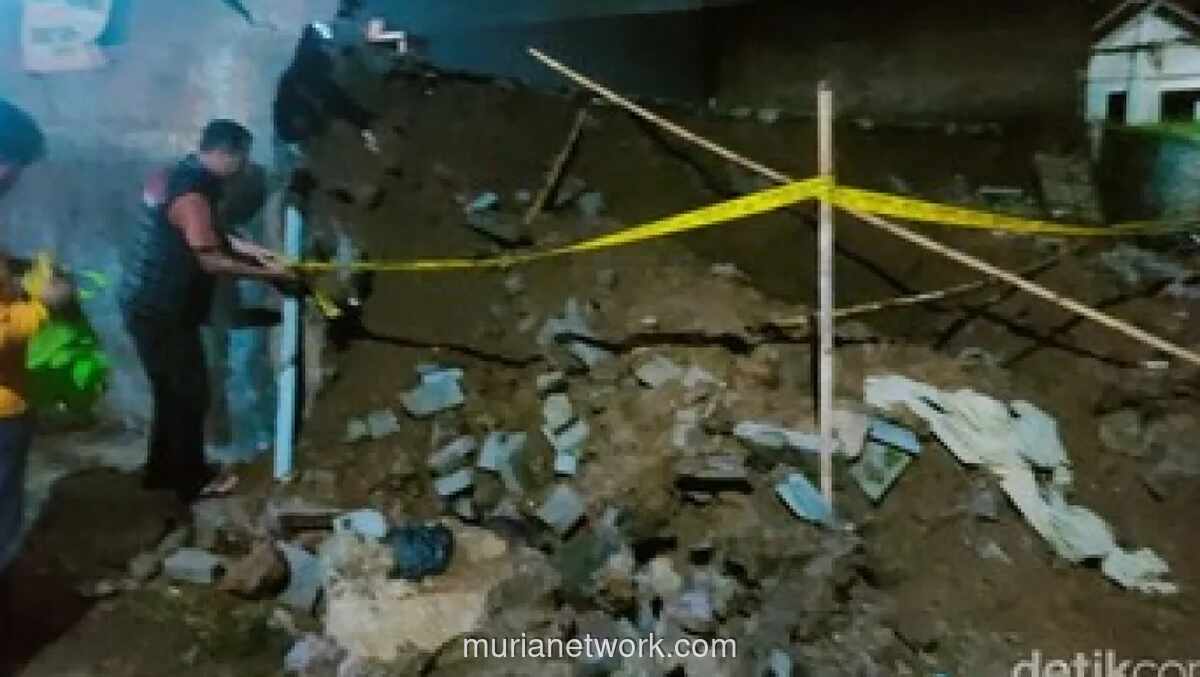 Tembok Penahan Tanah Longsor di Puncak Cianjur, Satu Buruh Tewas Tertimbun