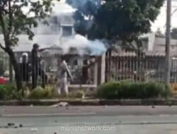 Lubang di Tembok Pembatas Rel Klender Diduga Jadi Akses Tawuran, Satpol PP dan Polisi Turun Tangan