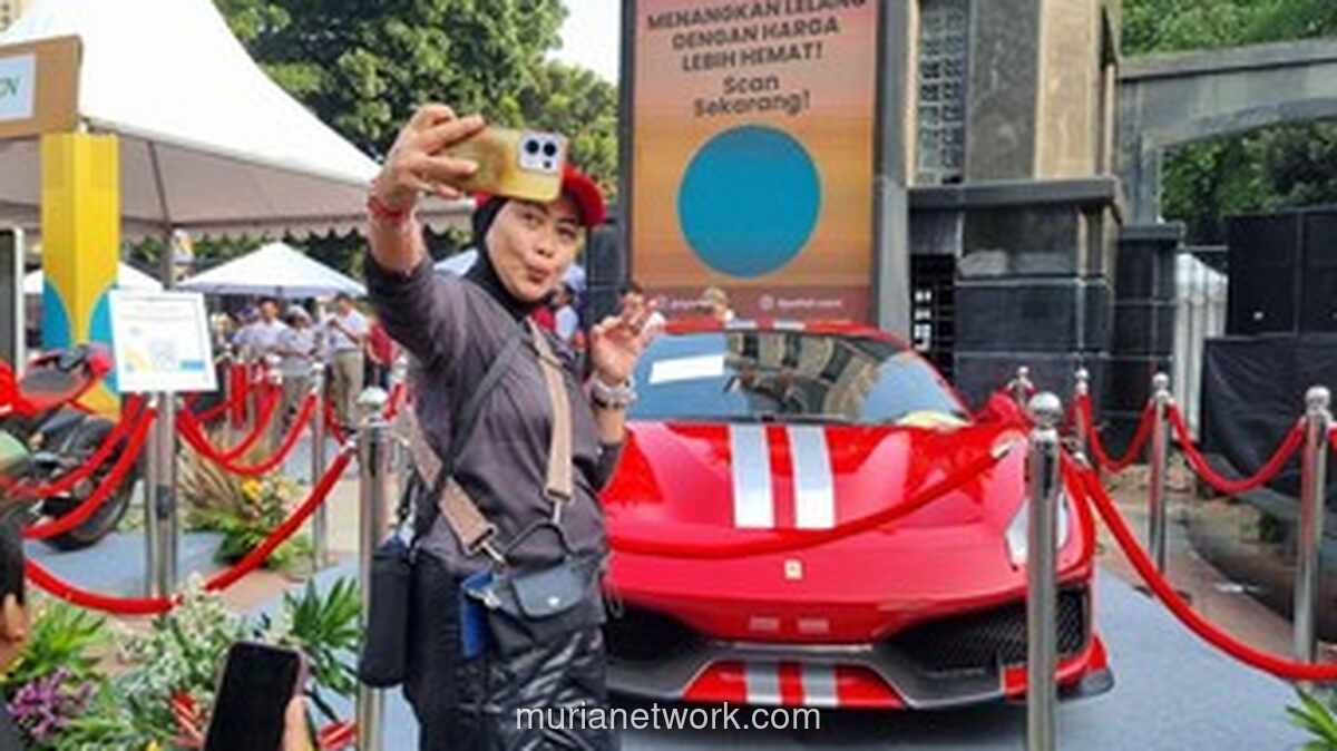 Kejagung Pamerkan Ferrari hingga Tas Mewah Hasil Rampasan di CFD Jakarta, Target Lelang Rp 100 Miliar