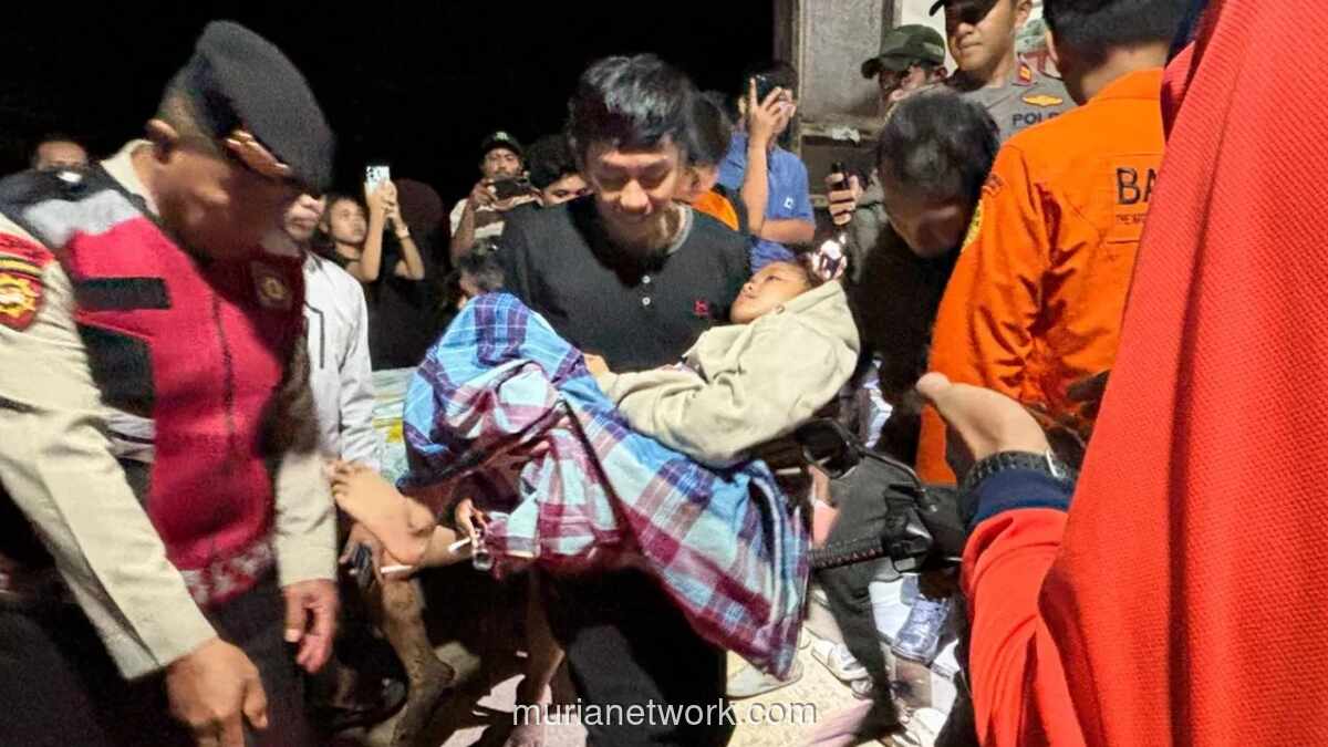 21 Wisatawan Terjebak Banjir Bandang di Sungai Usa Bone Berhasil Dievakuasi Selamat