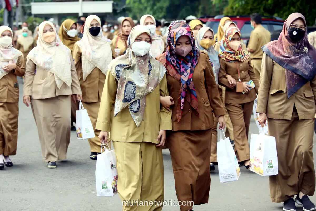 Presiden Prabowo Sebut Gaji Rendah ASN Akibat Kebocoran Kekayaan Negara Rp5.400 Triliun ke Luar Negeri