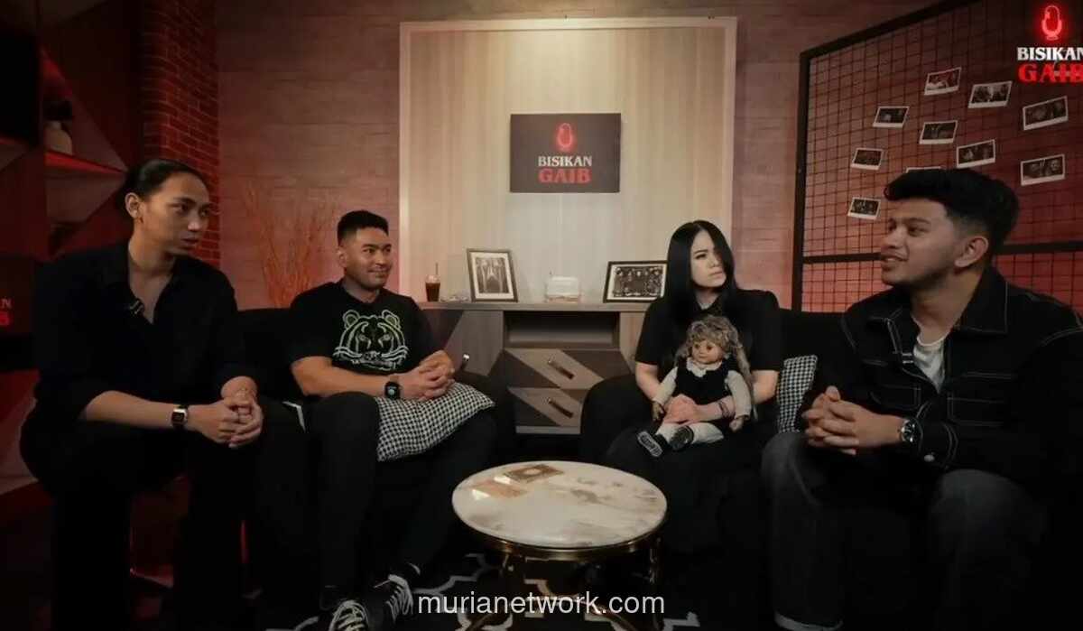 Rambut The Sacred Riana Sempat Terbakar saat Tampil di Malaysia Akibat Angin Kencang