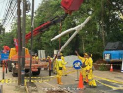 Tiang Penerangan Jalan di Lokasi Amblas Lenteng Agung Dicabut untuk Cegah Bahaya
