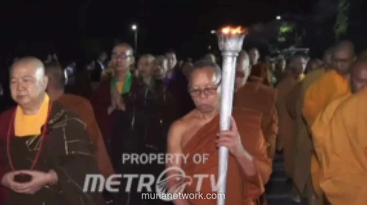 Api Dharma Mrapen Tiba di Candi Mendut, Tandai Awal Rangkaian Prosesi Waisak 2026
