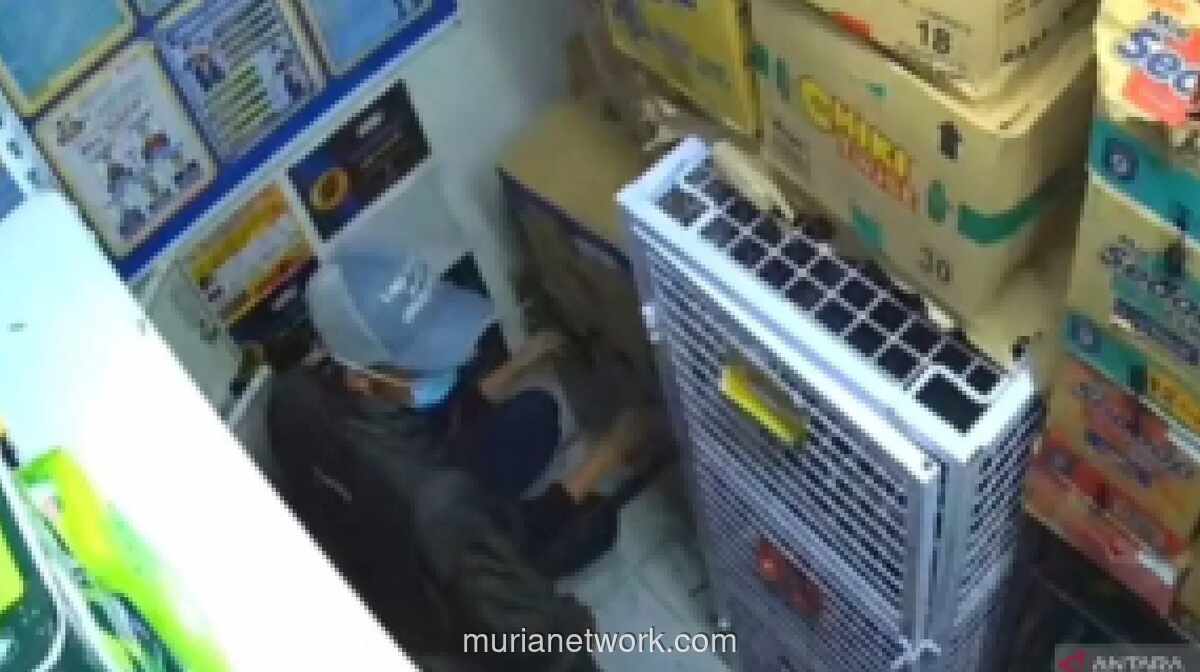 Perampok Bersajam dan Bersepucuk Todong Minimarket di Duren Sawit, Gasak Rp20 Juta