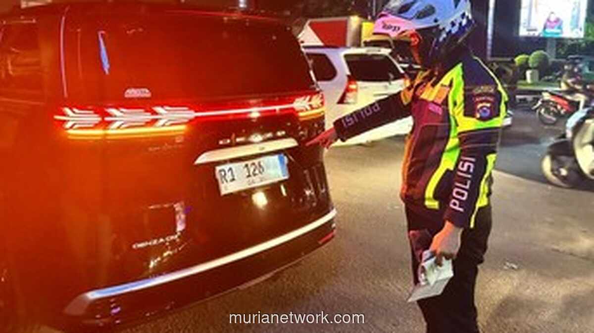 Pengemudi BYD Denza di Tangerang Ditilang karena Modifikasi Pelat Nomor Mirip Pelat Pejabat