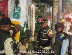 Satpol PP Amankan Delapan Pengemis dan Manusia Gerobak di Trotoar Mampang Prapatan