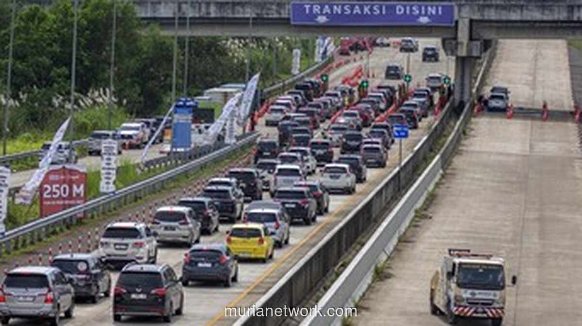 Lonjakan Arus Libur Idul Adha, Contraflow Diberlakukan di Tol Jakarta-Cikampek Km 55-65